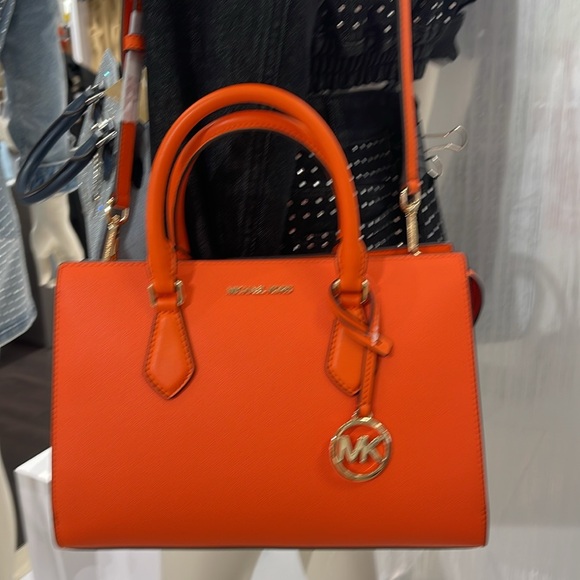 MICHAEL KORS
Sheila Md CZ Faux Saffiano Leather CZ Satchel Crossbody
POPPY
NWT - Picture 15 of 16